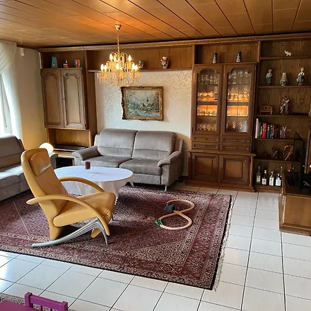 Сasa de vacaciones Mit Garten Und Spieloase Für