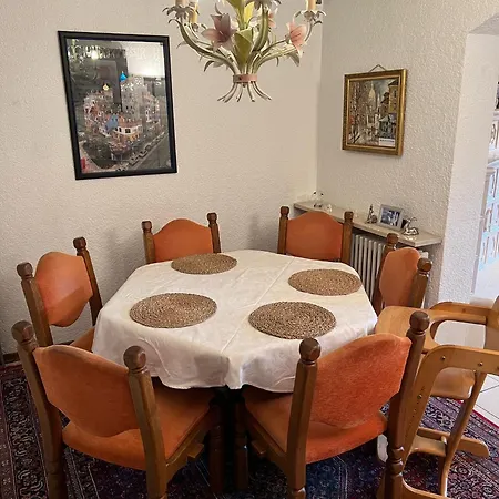 Mit Garten Und Spieloase Für
