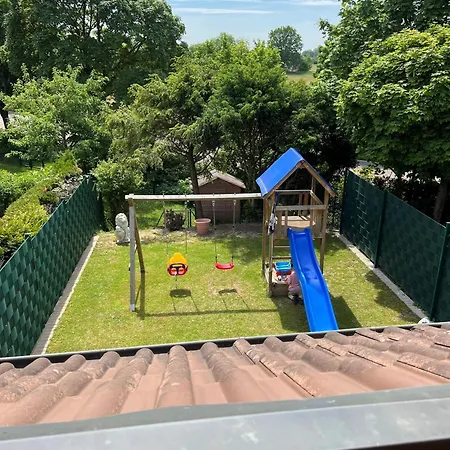 Сasa de vacaciones Mit Garten Und Spieloase Für