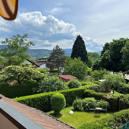 Сasa de vacaciones Mit Garten Und Spieloase Für *