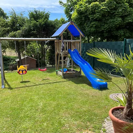 Сasa de vacaciones Mit Garten Und Spieloase Für