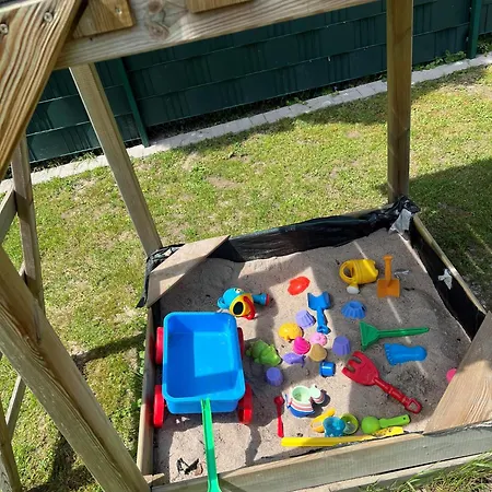 Сasa de vacaciones Mit Garten Und Spieloase Für *